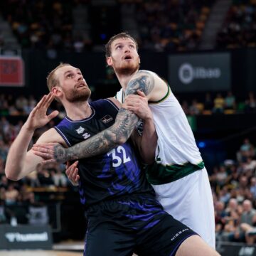 Surne Bilbao-Unicaja: El play off se pone crudo (90-74) Surne Bilbao-Unicaja: El play off se pone crudo (90-74)