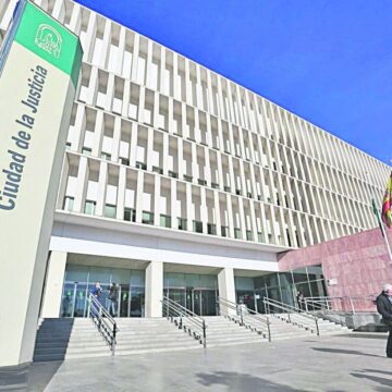 Tirotean a un acusado por un asesinato en Marbella horas antes de asistir al juicio Tirotean a un acusado por un asesinato en Marbella horas antes de asistir al juicio