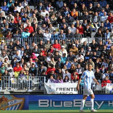 BlueBay tendrá que pagar unos 600.000 euros al Málaga CF por el caso Camisetas BlueBay tendrá que pagar unos 600.000 euros al Málaga CF por el caso Camisetas