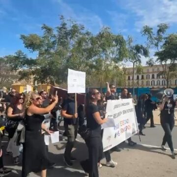 Familias de Málaga con niños con necesidades especiales, de luto por el entierro de la inclusión