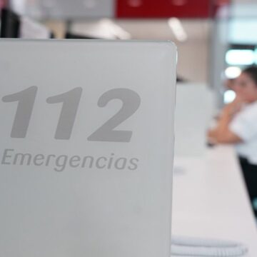 Dos jóvenes heridos graves tras un accidente entre un turismo y dos motos en Vélez Málaga Dos jóvenes heridos graves tras un accidente entre un turismo y dos motos en Vélez Málaga