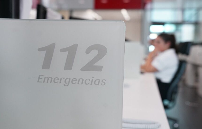 Dos jóvenes heridos graves tras un accidente entre un turismo y dos motos en Vélez Málaga