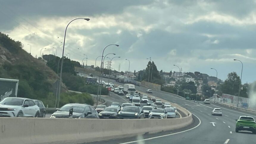 Atendido un hombre de 70 años implicado en un accidente en la A-7 dirección Málaga