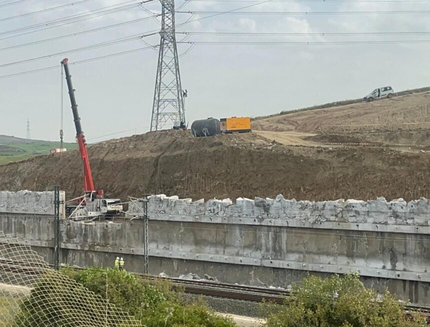 AVE a Málaga: cronología de una obra de “bigotes” que mueve tierra para 80 piscinas olímpicas AVE a Málaga: cronología de una obra de “bigotes” que mueve tierra para 80 piscinas olímpicas