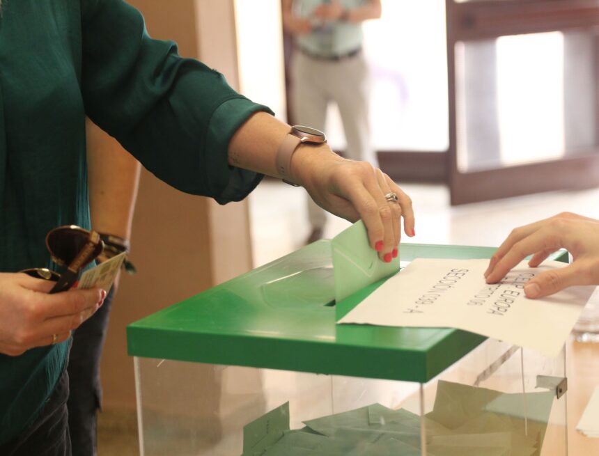 El CIS en Málaga: el PP ganaría con claridad aunque se dejaría dos escaños