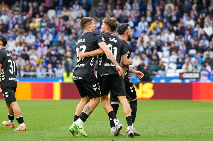 Deportivo-Málaga CF: Competir también es resistir (1-1)