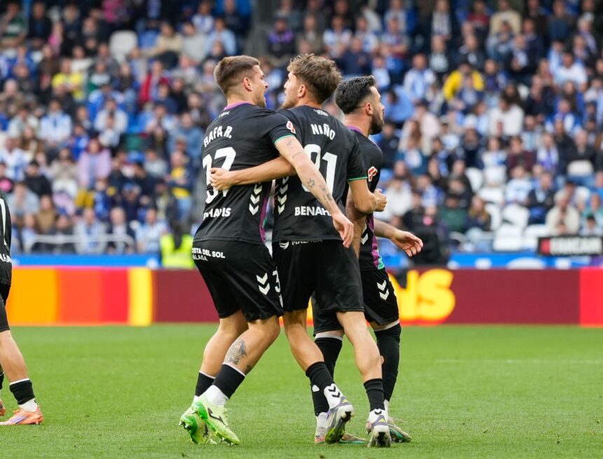 Deportivo-Málaga CF: Competir también es resistir (1-1)