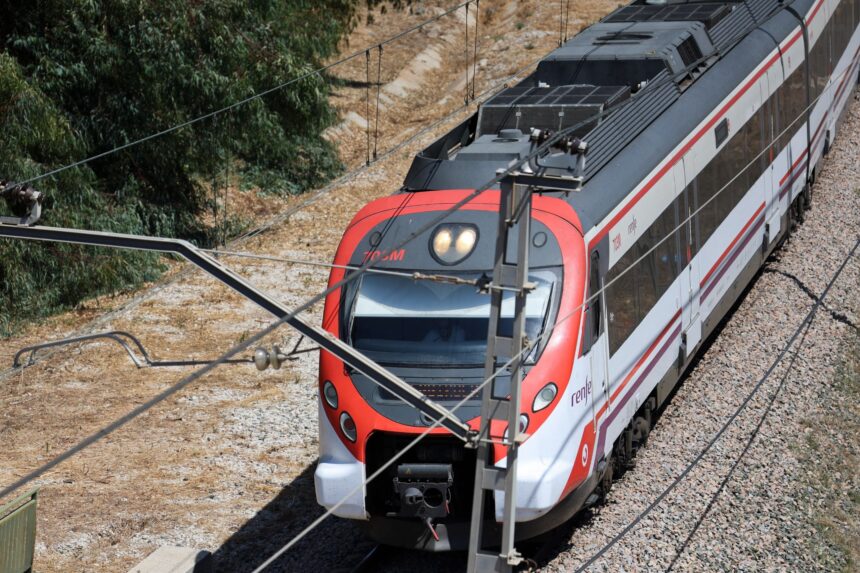 Los cuatro alcaldes afectados por el corte del Cercanías de Málaga, muestran «sorpresa» y exigen explicaciones al Gobierno