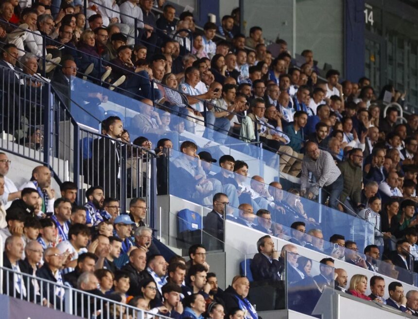 De Juanma Moreno a Dean Huijsen: Mucho VIP en el Málaga CF-Castellón