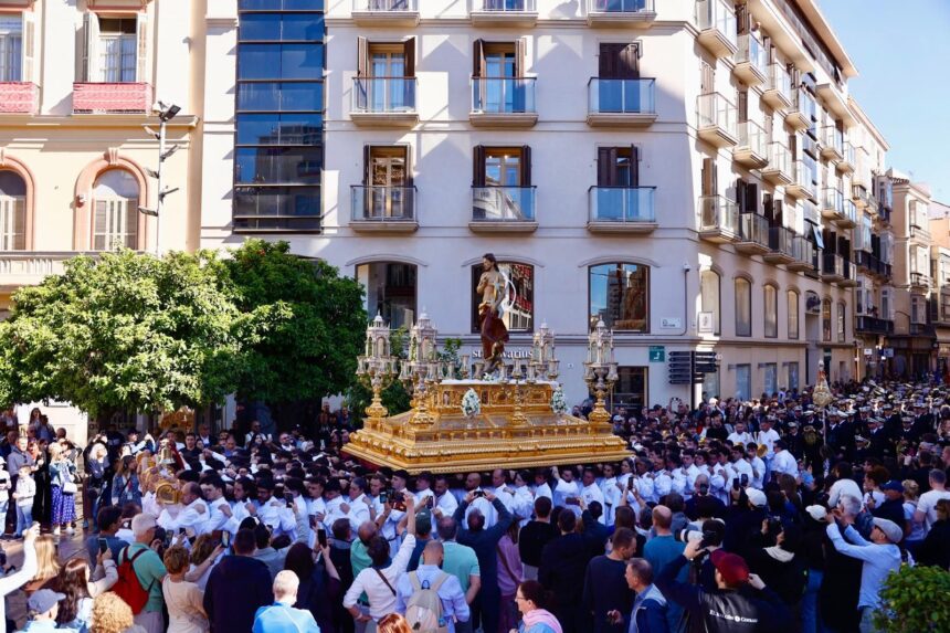 El Resucitado cierra una Semana Santa de Málaga plena