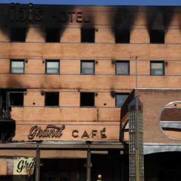 La cronología del catastrófico incendio en el hotel Ibis de Málaga: más de 30 horas de trabajo para acabar con el fuego