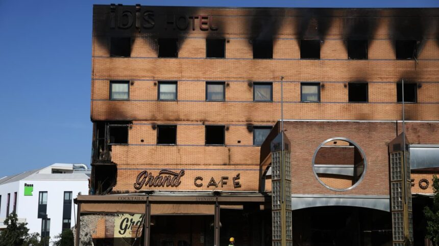La cronología del catastrófico incendio en el hotel Ibis de Málaga: más de 30 horas de trabajo para acabar con el fuego