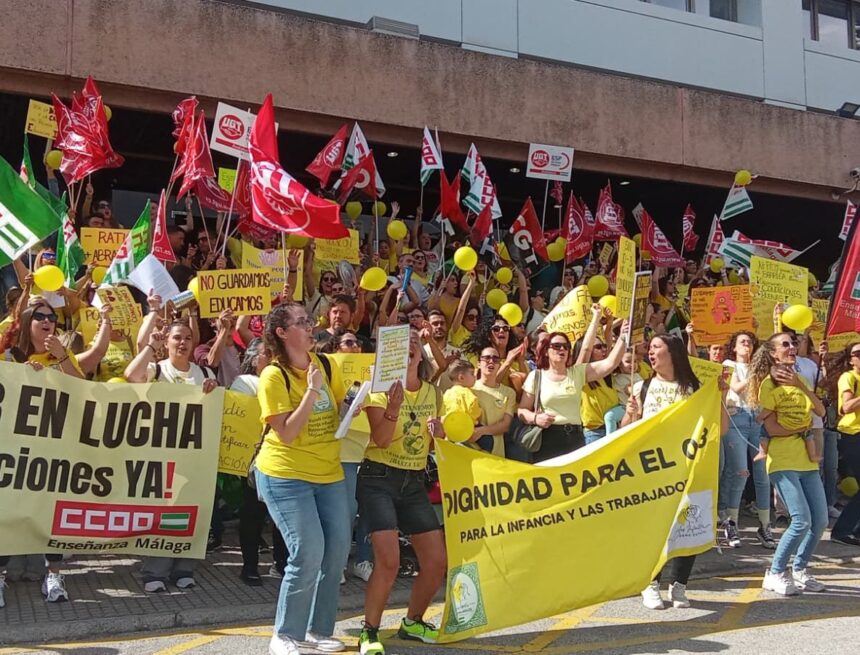 Huelga de las guarderías de Málaga: “Una monitora no puede estar pendiente de ocho niños de un año»
