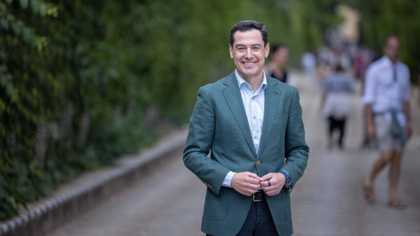 Juanma Moreno: "No tengo interés en pactar con Vox porque gobernar en solitario es lo mejor para Andalucía" Juanma Moreno: «No tengo interés en pactar con Vox porque gobernar en solitario es lo mejor para Andalucía»