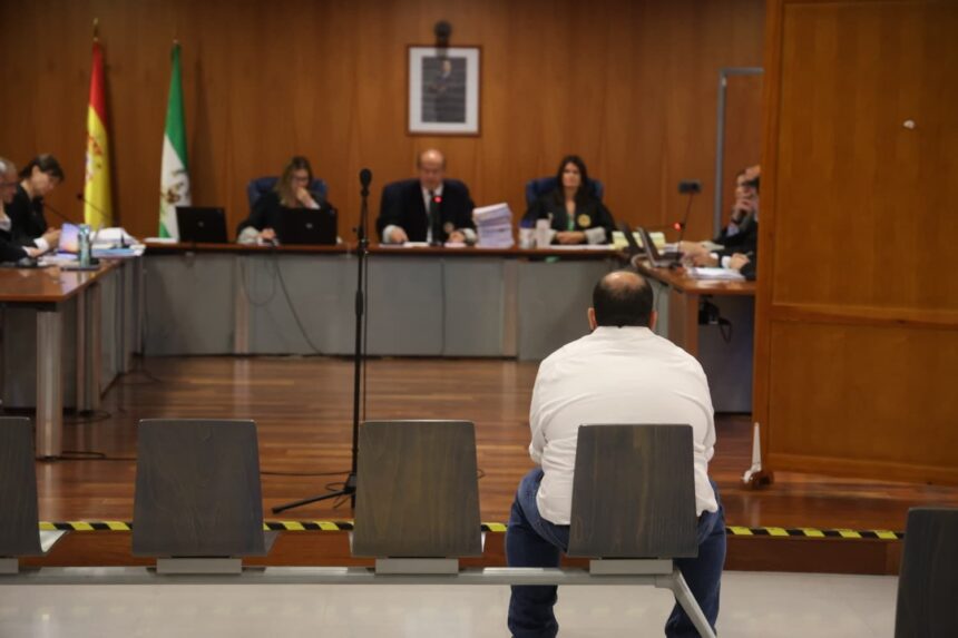 La ex novia del cura de Málaga acusado de abusos declara que tenía «carpetas clasificadas» de mujeres presuntamente violadas