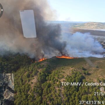 Los desalojados de Canillas de Aceituno regresan a sus casas tras estabilizarse el incendio