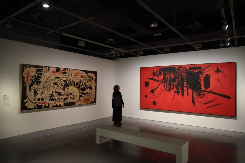 El Centro Pompidou Málaga explora con ‘El gesto y la materia’ el grito abstracto que revolucionó la pintura en la posguerra