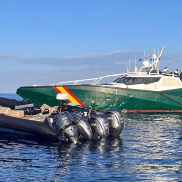 Mueren dos guardias civiles al chocar dos patrulleras persiguiendo una narcolancha en Huelva Mueren dos guardias civiles al chocar dos patrulleras persiguiendo una narcolancha en Huelva