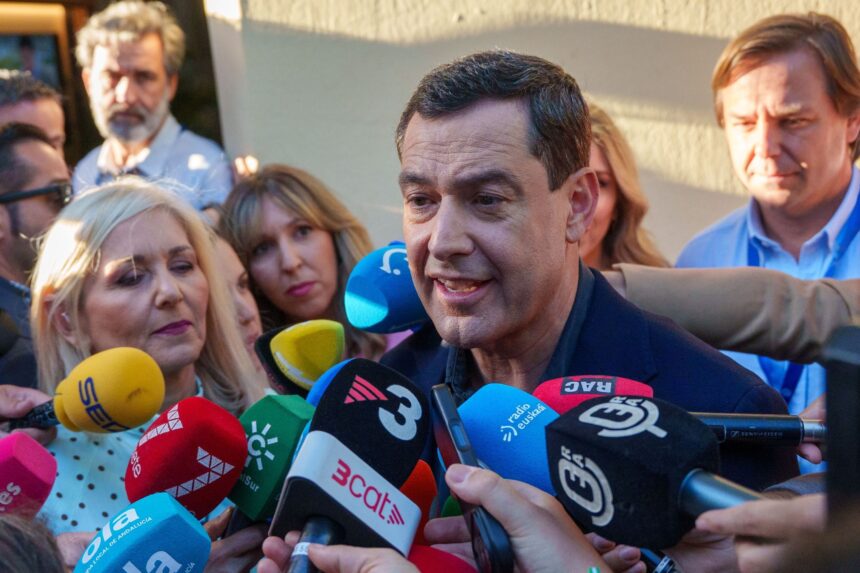 Las reacciones a la imputación de José Luis Rodríguez Zapatero: Juanma Moreno augura que hará «tambalear muchas cosas en el Gobierno»