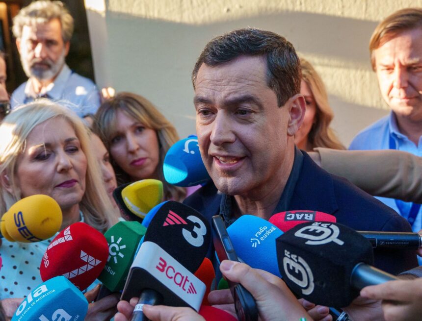 Las reacciones a la imputación de José Luis Rodríguez Zapatero: Juanma Moreno augura que hará «tambalear muchas cosas en el Gobierno»