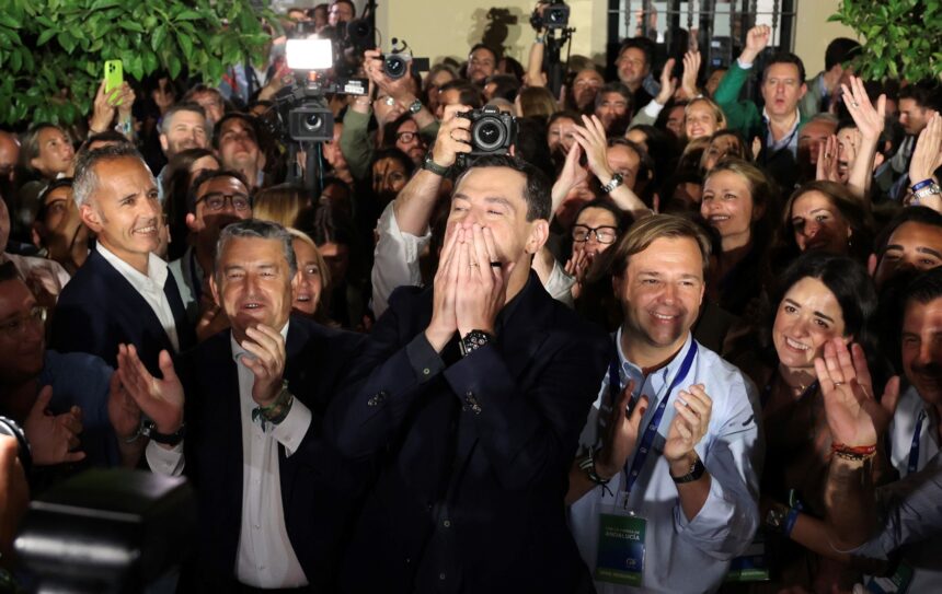 Juanma Moreno pierde la mayoría absoluta por la subida de Adelante Andalucía