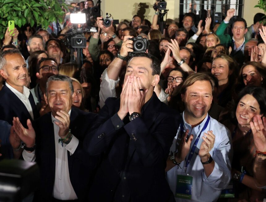 Juanma Moreno pierde la mayoría absoluta por la subida de Adelante Andalucía