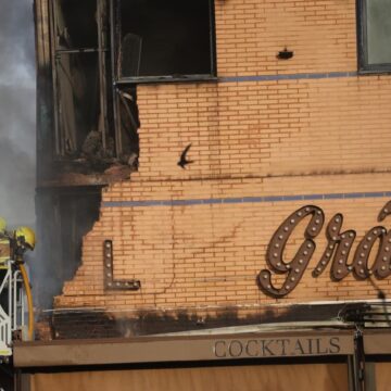 Las fotos del incendio en Le Grand Café en el centro de Málaga