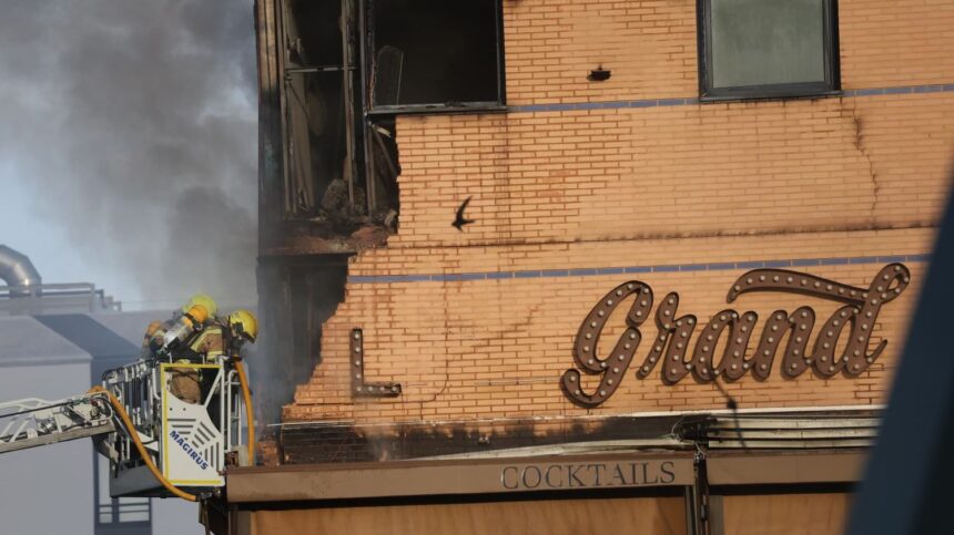 Las fotos del incendio en Le Grand Café en el centro de Málaga