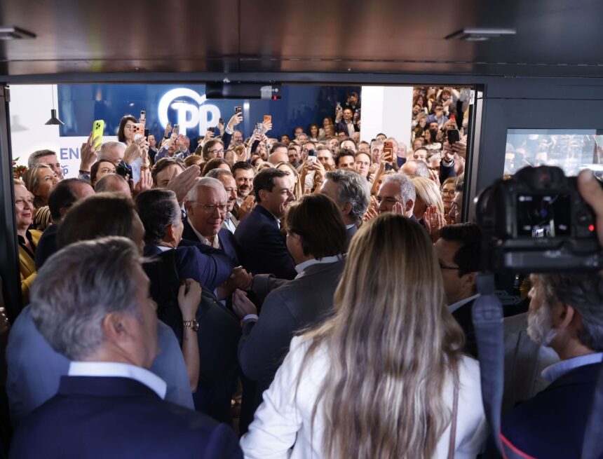 Juanma Moreno mueve ficha y anuncia que quiere gobernar en solitario