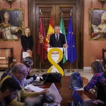 El plan de ajuste y la prioridad nacional enfría la relación entre PP y Vox en el Ayuntamiento de Sevilla