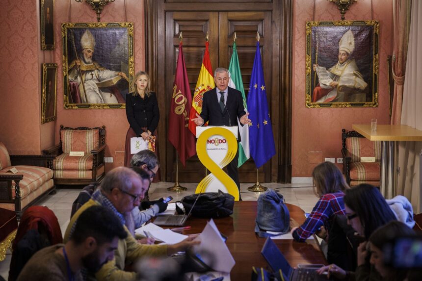 El plan de ajuste y la prioridad nacional enfría la relación entre PP y Vox en el Ayuntamiento de Sevilla