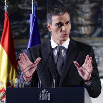Sánchez se reafirma en su apoyo a Zapatero: «No hay motivo para cambiar de opinión»