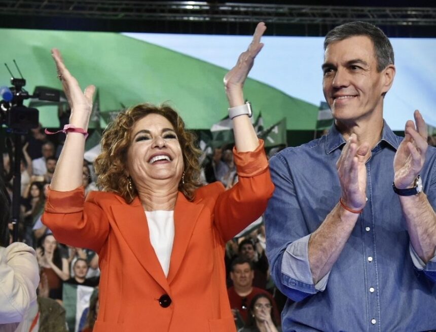 Sánchez aúpa a Montero como próxima presidenta andaluza al cerrar campaña: "Será un honor recibirte en Moncloa" Sánchez aúpa a Montero como próxima presidenta andaluza al cerrar campaña: «Será un honor recibirte en Moncloa»