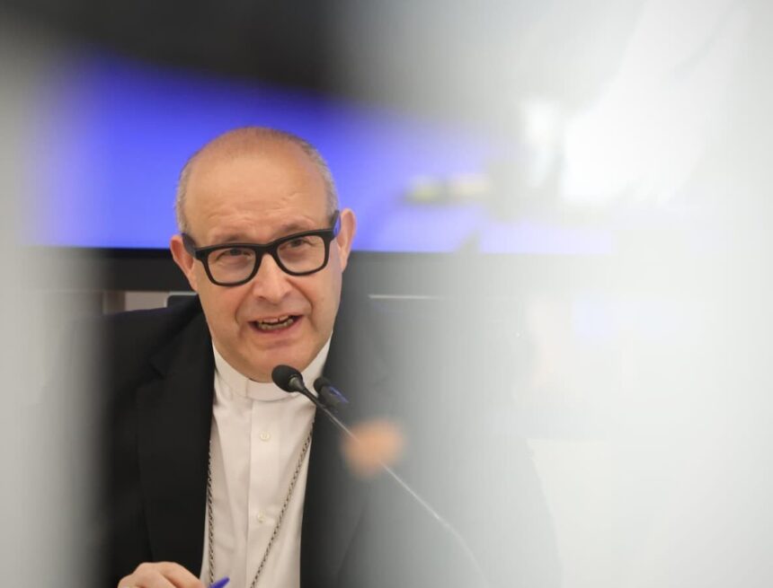 El obispo de Málaga pide perdón antes del juicio contra el sacerdote acusado de abusar sexualmente a cuatro mujeres