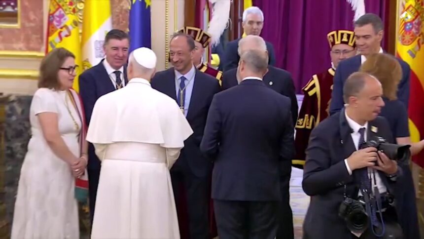 La charla sobre cofradías entre el Papa y Gómez de Celis