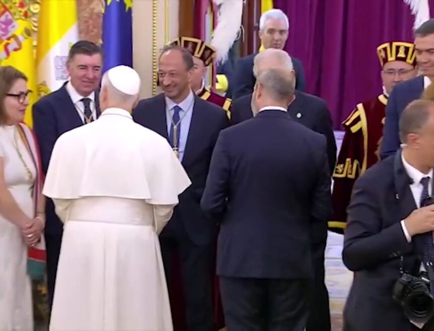 La charla sobre cofradías entre el Papa y Gómez de Celis