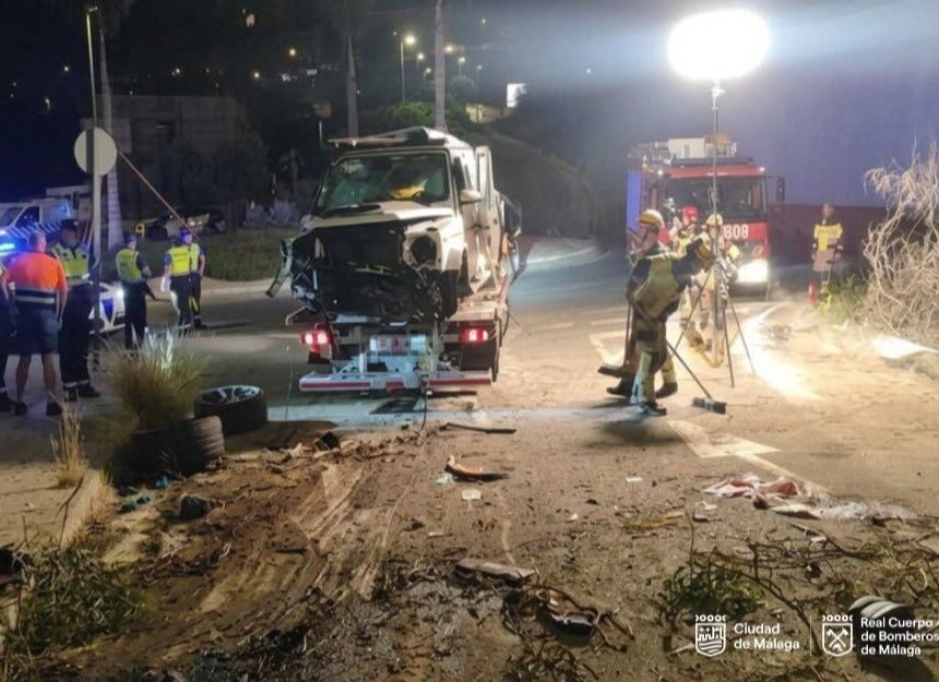Tres fallecidos tras precipitarse un vehículo por un barranco en Cerrado Calderón Tres fallecidos tras precipitarse un vehículo por un barranco en Cerrado Calderón