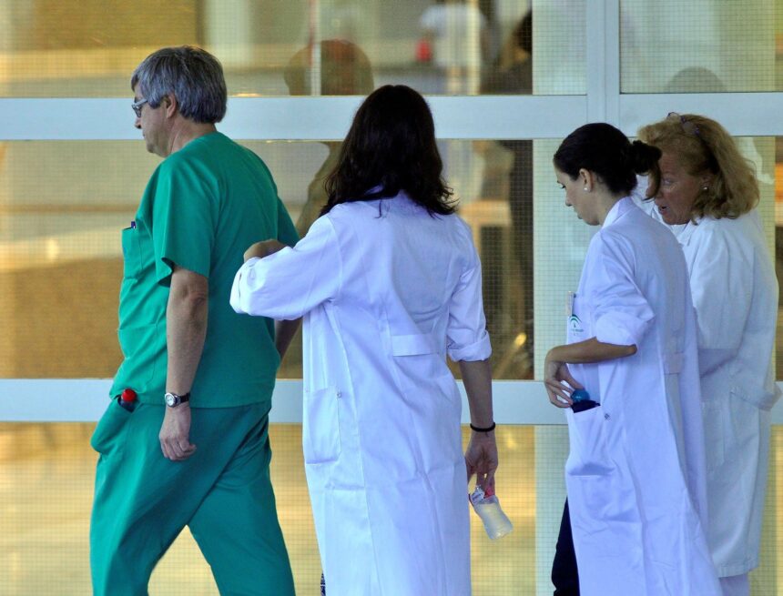 Unos 240 médicos MIR podrían terminar su especialidad este año en Málaga Unos 240 médicos MIR podrían terminar su especialidad este año en Málaga