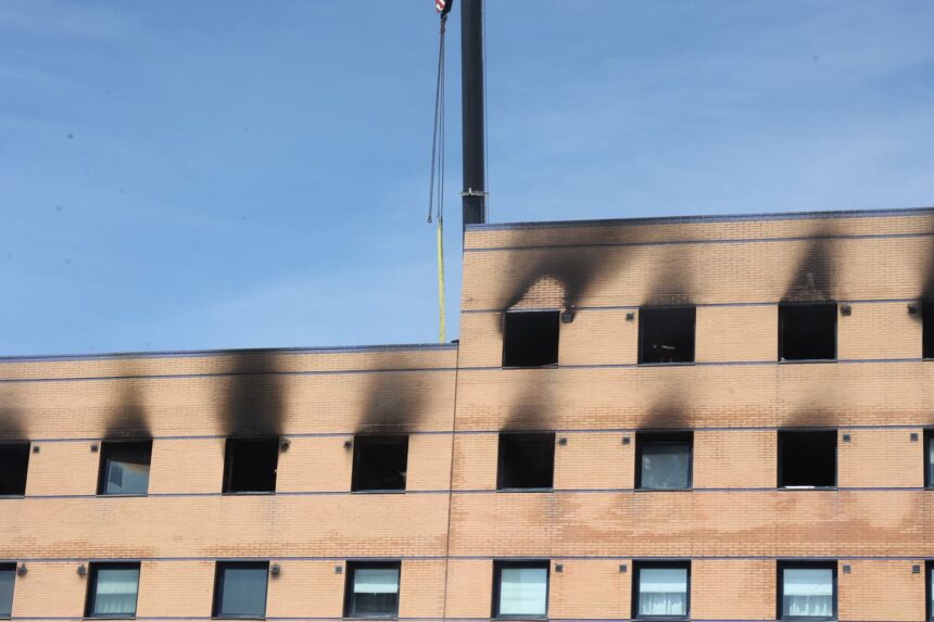 Más medidas de seguridad en el hotel IBIS de Málaga quemado: cierran el túnel del pasillo Guimbarda