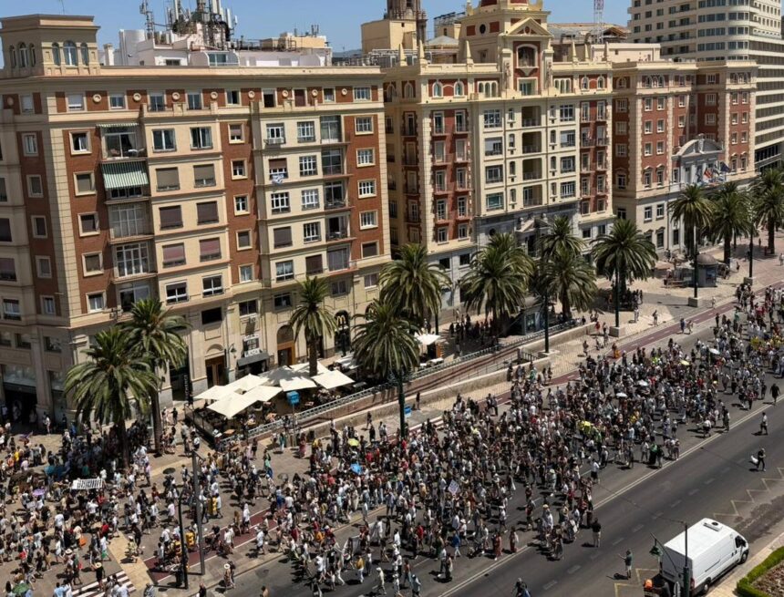 Málaga se reivindica por la situación de la vivienda en otra gran manifestación Málaga se reivindica por la situación de la vivienda en otra gran manifestación
