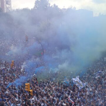 El impresionante recibimiento al Málaga CF, desde dentro El impresionante recibimiento al Málaga CF, desde dentro