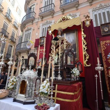Málaga celebra el Corpus Christi con una docena de altares, en fotos