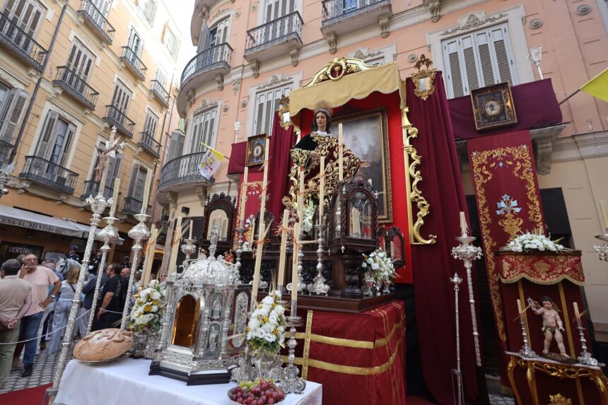 Málaga celebra el Corpus Christi con una docena de altares, en fotos
