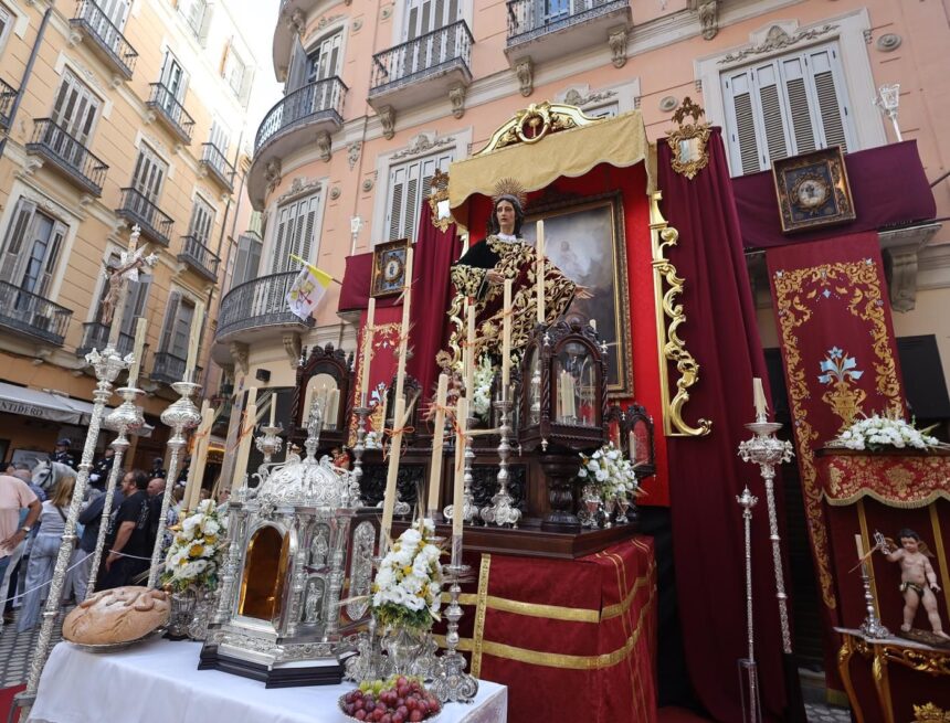 Málaga celebra el Corpus Christi con una docena de altares, en fotos