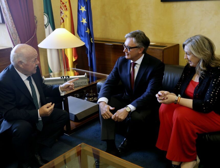 Vox asegura que "todavía" no tiene un acuerdo con el PP Vox asegura que «todavía» no tiene un acuerdo con el PP
