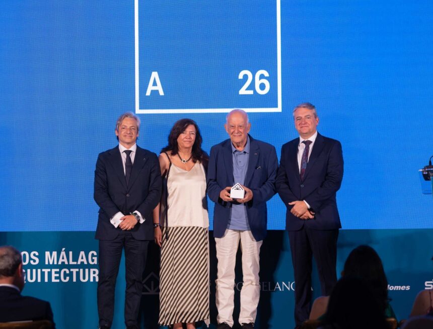 José Seguí, premio de Excelencia a la trayectoria por el Colegio de Arquitectos de Málaga José Seguí, premio de Excelencia a la trayectoria por el Colegio de Arquitectos de Málaga