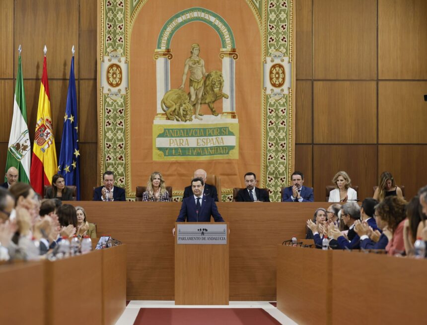 Moreno presenta su investidura con guiños a Vox pero le advierte del riesgo si se enroca Moreno presenta su investidura con guiños a Vox pero le advierte del riesgo si se enroca