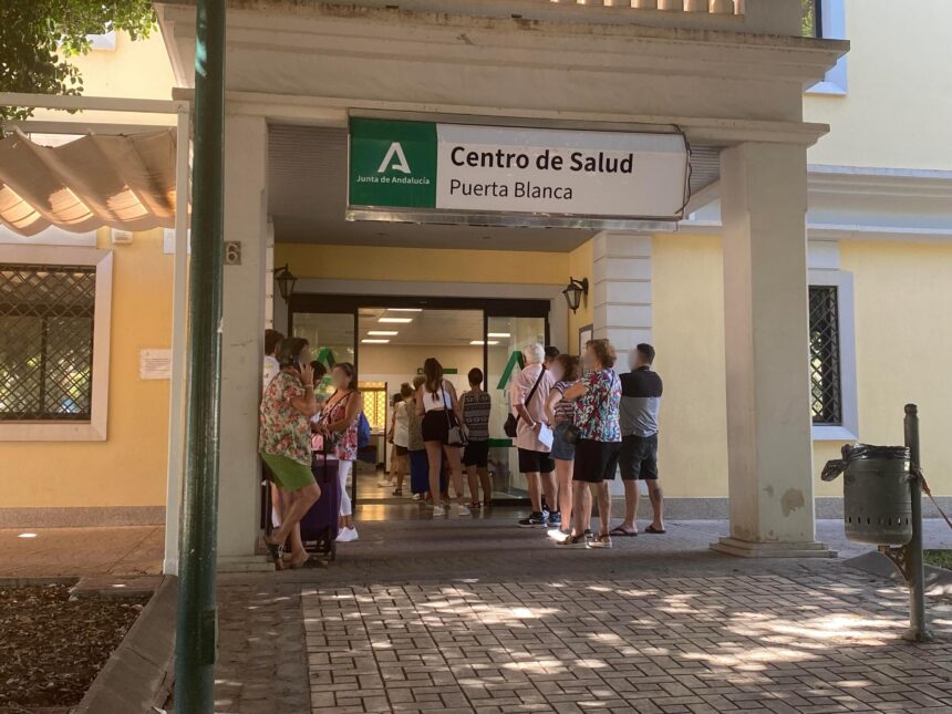 Uno de cada cinco pacientes ni siquiera consigue cita con su médico de cabecera en Málaga por la espera