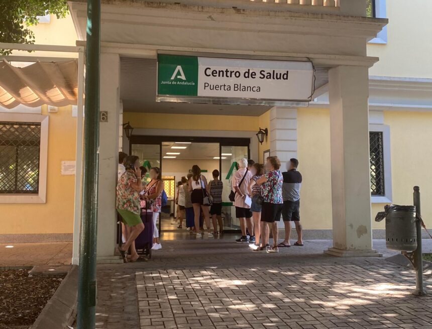 Uno de cada cinco pacientes ni siquiera consigue cita con su médico de cabecera en Málaga por la espera