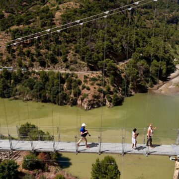 Las fotos del puente colgante más largo de España, en el Caminito del Rey